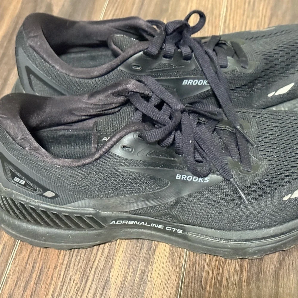 Brooks Men's Black Adrenaline GTS Athletic Shoes - Picture 2 of 6